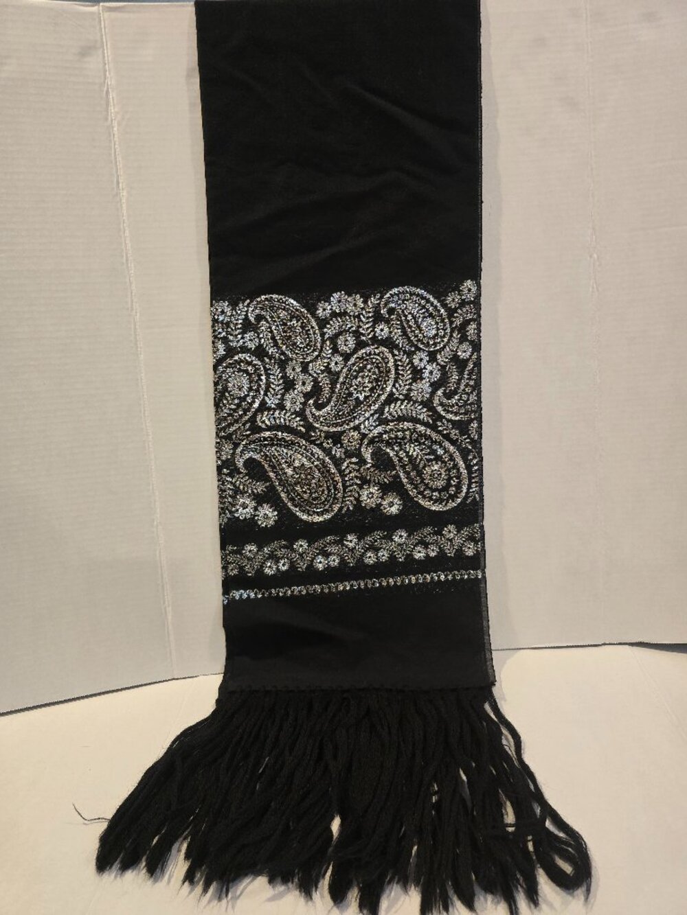 Scarf Black Silver Metallic Paisley Tassled Fringe Ends 22" x 78" 1980s